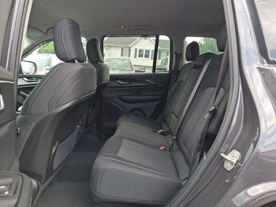 2023 Jeep Grand Cherokee Laredo 4x4