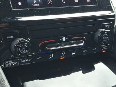 2023 Jeep Grand Cherokee Laredo 4x4