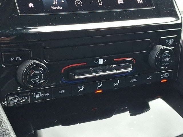 2023 Jeep Grand Cherokee Laredo 4x4