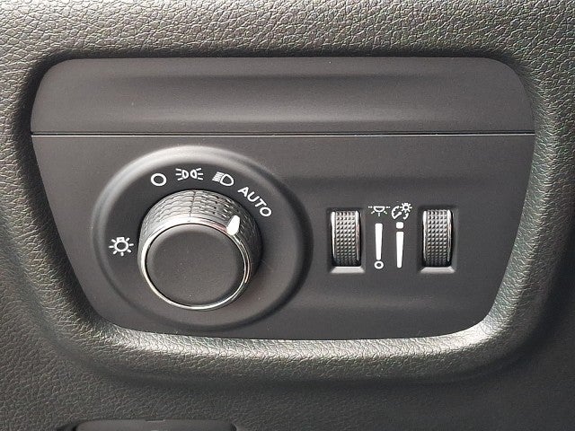 2023 Jeep Grand Cherokee Laredo 4x4