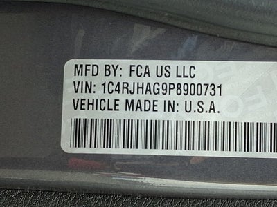2023 Jeep Grand Cherokee Laredo 4x4