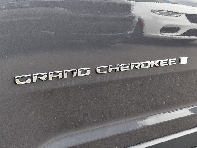 2023 Jeep Grand Cherokee Laredo 4x4