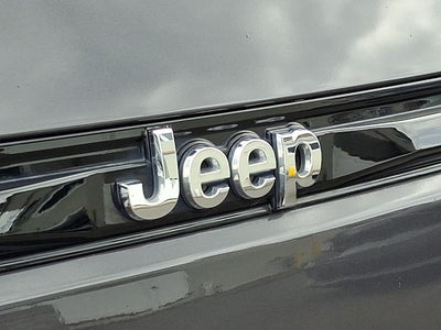 2023 Jeep Grand Cherokee Laredo 4x4