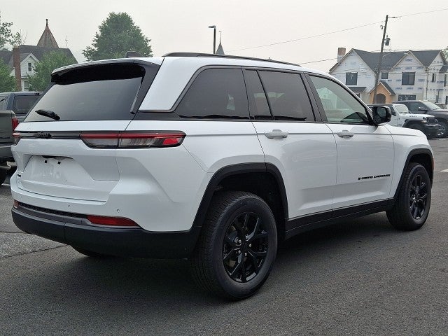 2026 Jeep Grand Cherokee GRAND CHEROKEE LAREDO ALTITUDE 4X4