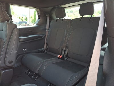 2024 Jeep Grand Cherokee L Laredo 4x4