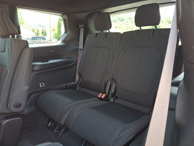 2024 Jeep Grand Cherokee L Laredo 4x4