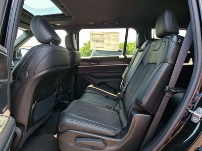2026 Jeep Grand Cherokee GRAND CHEROKEE L LAREDO ALTITUDE 4X4
