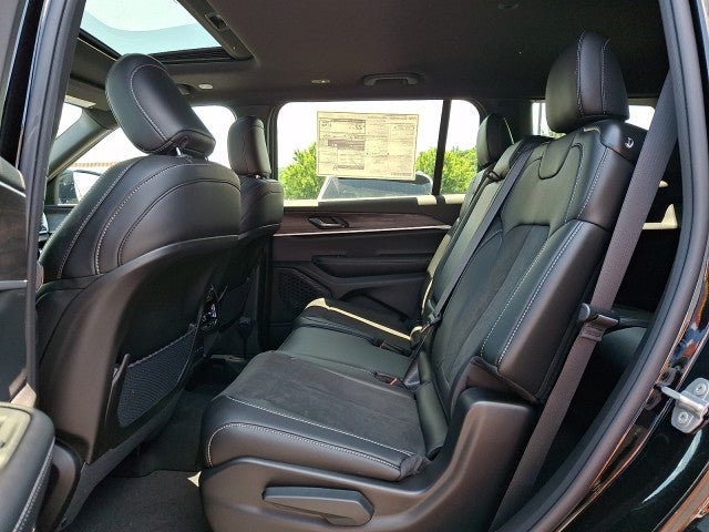 2026 Jeep Grand Cherokee GRAND CHEROKEE L LAREDO ALTITUDE 4X4