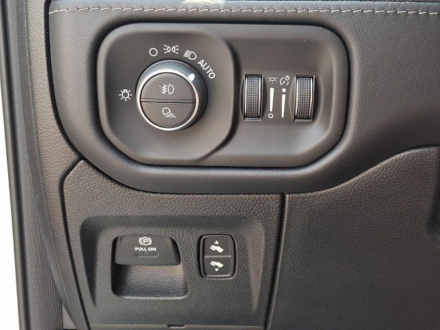 2021 RAM 1500 Limited Crew Cab 4x4 5'7' Box