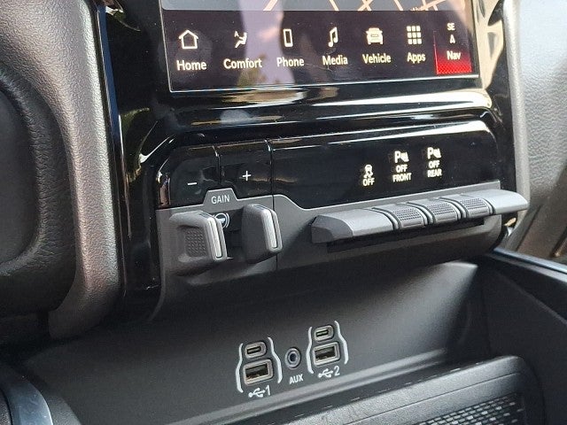 2025 RAM 1500 Big Horn Crew Cab 4x4 6'4' Box