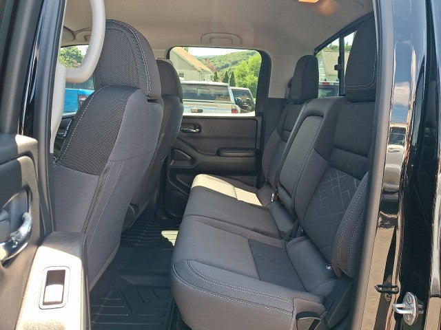 2025 Nissan Frontier Crew Cab SV 4x4