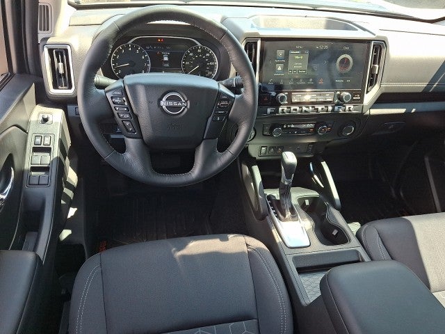 2025 Nissan Frontier Crew Cab SV 4x4