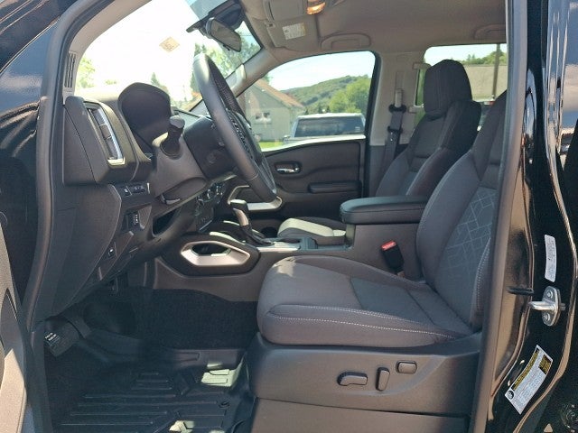 2025 Nissan Frontier Crew Cab SV 4x4