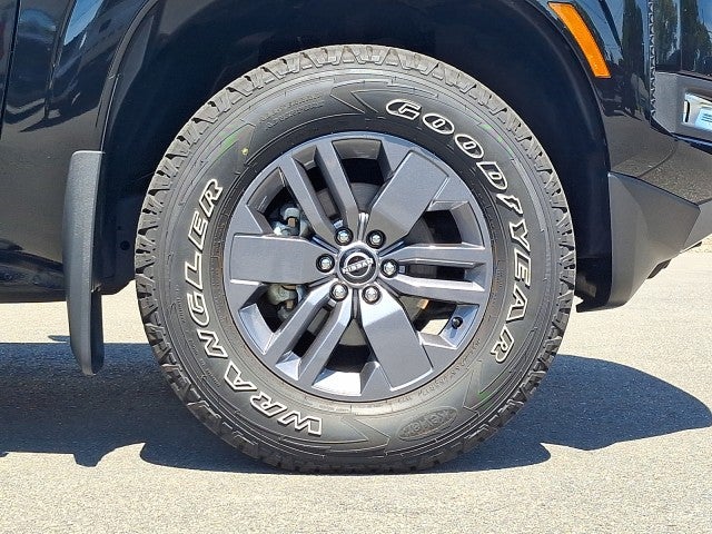2025 Nissan Frontier Crew Cab SV 4x4