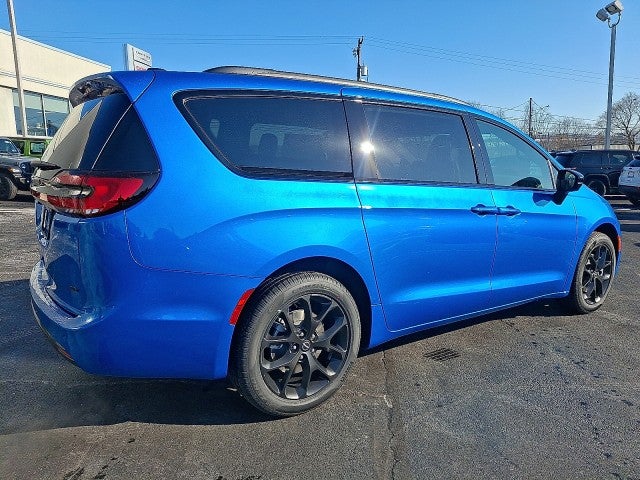 2026 Chrysler Pacifica PACIFICA SELECT AWD