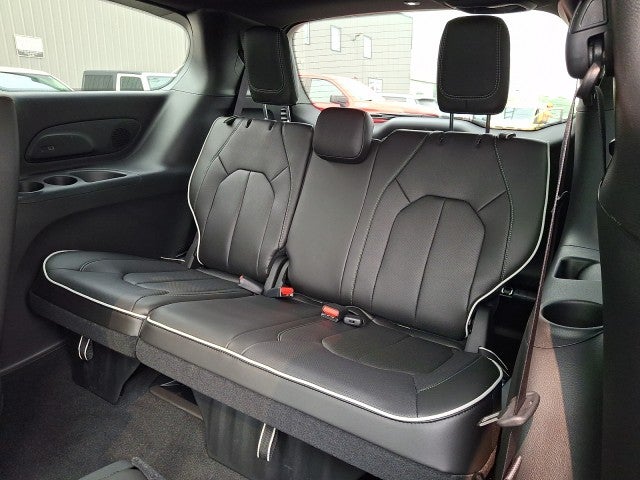2026 Chrysler Pacifica Limited AWD