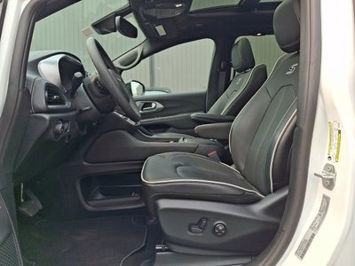 2026 Chrysler Pacifica Limited AWD