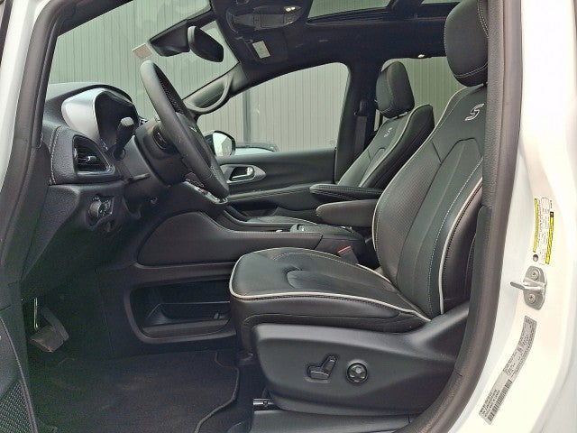 2026 Chrysler Pacifica Limited AWD