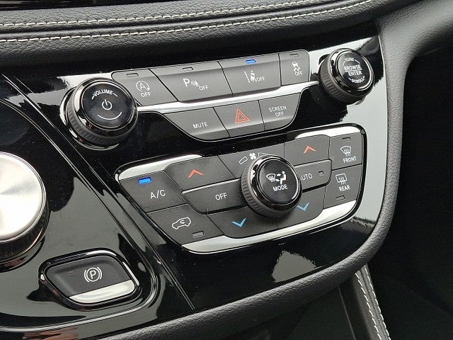 2026 Chrysler Pacifica Limited AWD