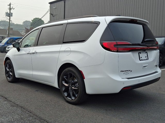 2026 Chrysler Pacifica Limited AWD
