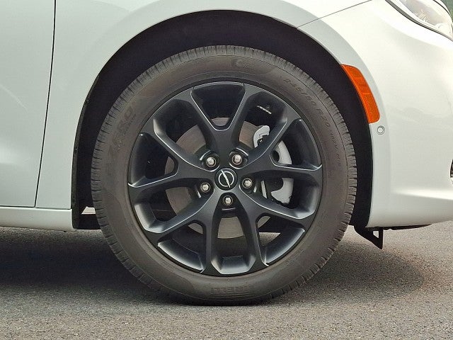 2026 Chrysler Pacifica Limited AWD