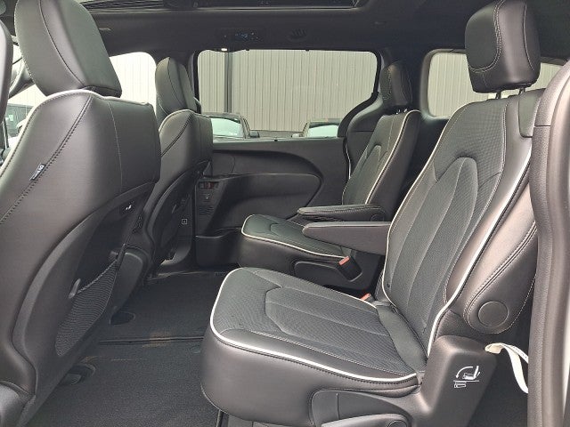 2026 Chrysler Pacifica Limited AWD