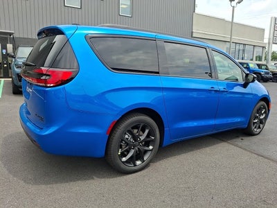 2027 Chrysler Pacifica PACIFICA LIMITED AWD